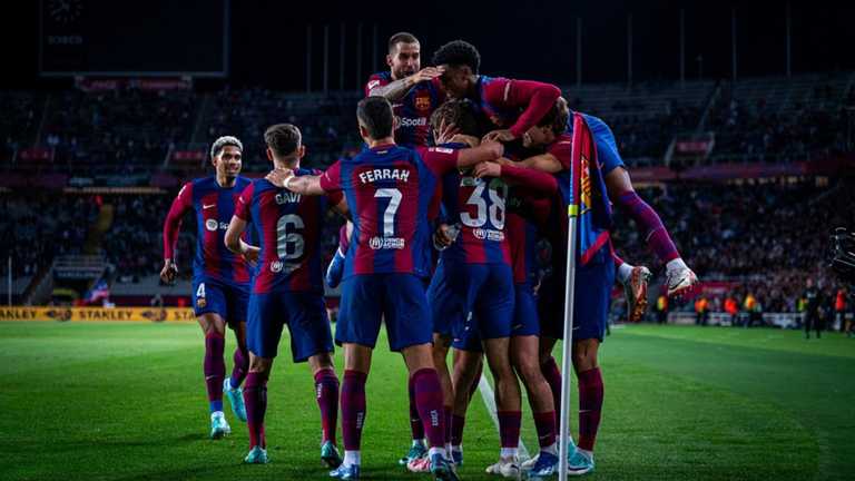 Барселона празднует гол Гиу / Фото Twitter каталонцев