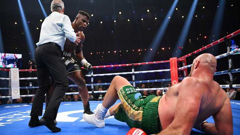 Тайсон Фьюри – Фрэнсис Нганну / Фото TNT Sports Тайсон Фьюри – Фрэнсис Нганну / Фото TNT Sports