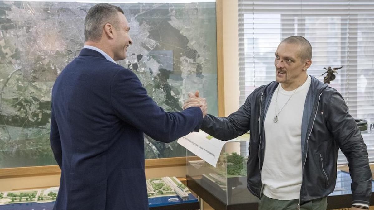 Виталий Кличко и Александр Усик / фото пресс-служба В. Кличко