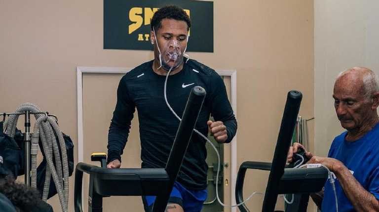 Девін Хейні / Фото instagram.com/realdevinhaney Девін Хейні / Фото instagram.com/realdevinhaney