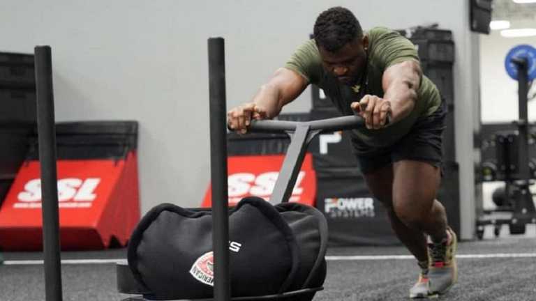 Френсіс Нганну / Фото instagram.com/francisngannou Френсіс Нганну / Фото instagram.com/francisngannou