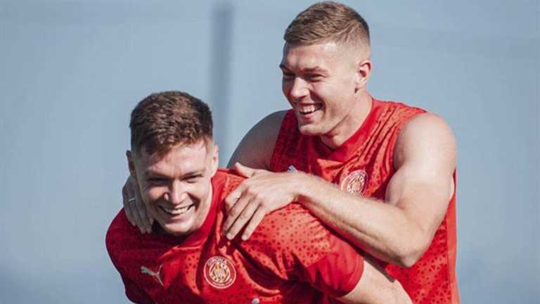 Довбык и Цыганков / фото ФК Жирона Довбык и Цыганков / фото ФК Жирона