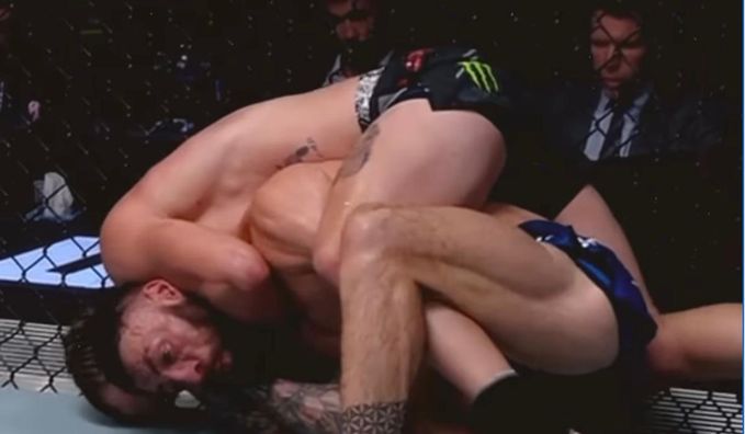 Аллен "задушив" Крейга у головному бою вечора UFC – брутальне відео