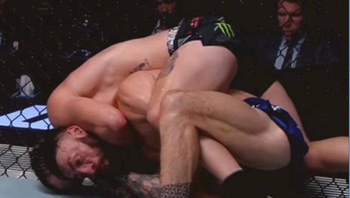 Аллен "задушил" Крэйга в главном бою вечера UFC – брутальное видео