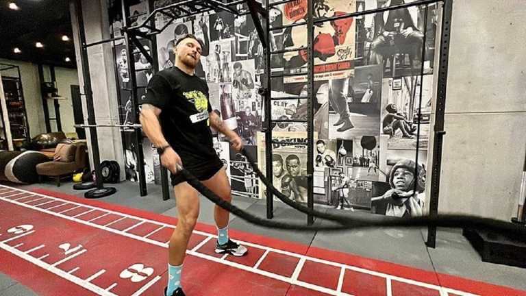 Александр Усик / Фото instagram.com/usykaa Александр Усик / Фото instagram.com/usykaa