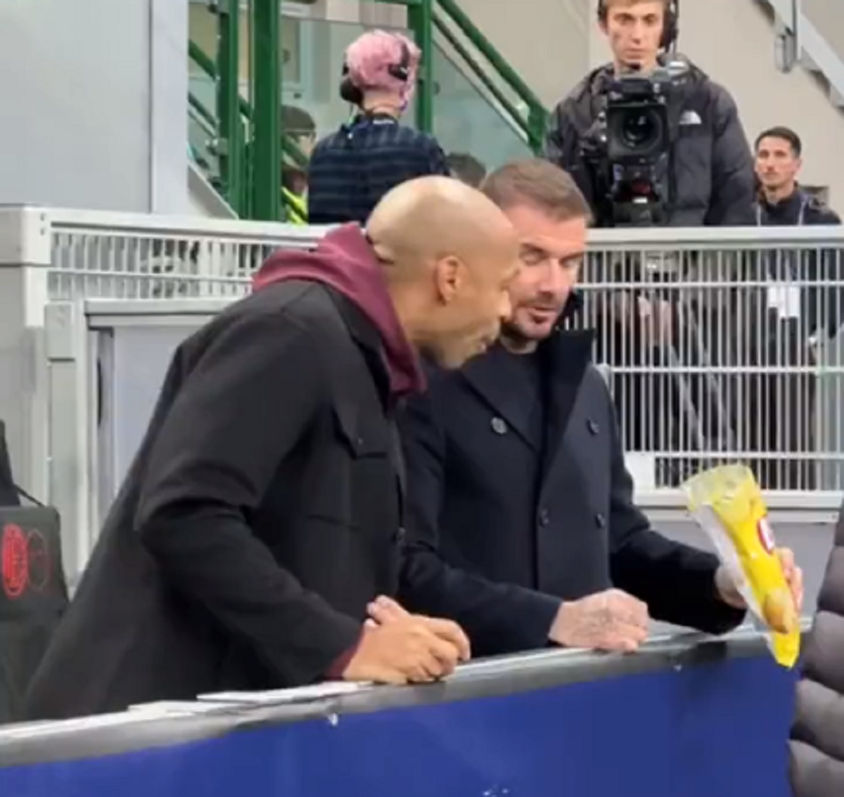 Девід Бекхем і Тьєррі Анрі / скриншот із відео TNT Sports BR