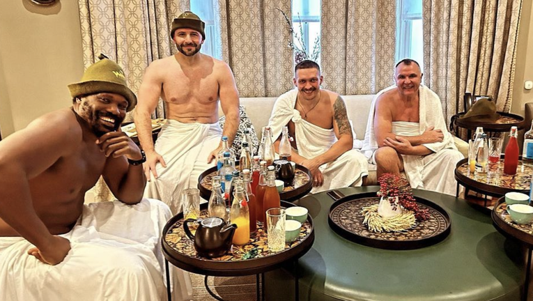 Чісора (ліворуч) та Усик (по центру) / фото instagram.com/derekwarchisora Чісора (ліворуч) та Усик (по центру) / фото instagram.com/derekwarchisora