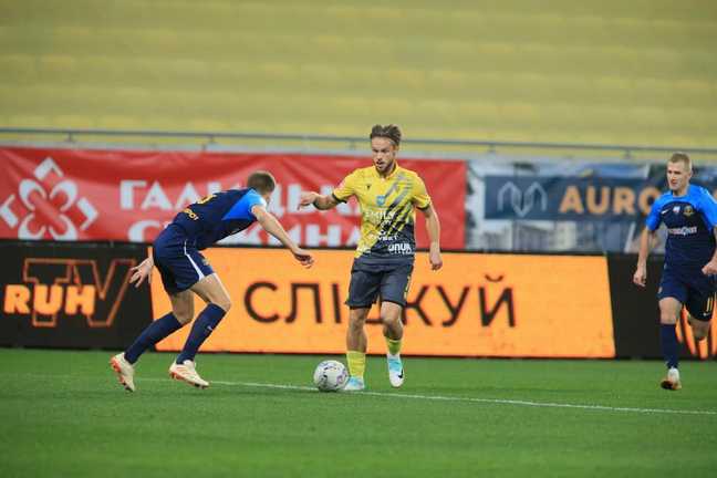 Рух -СК Дніпро-1 / фото УПЛ