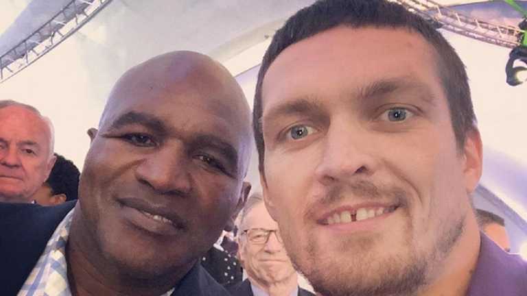 Эвандер Холифилд и Александр Усик / Фото WBC Эвандер Холифилд и Александр Усик / Фото WBC