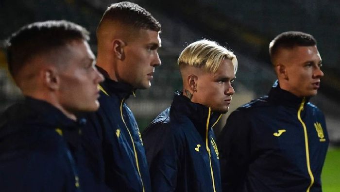 Пятеро футболистов сборной Украины находятся в обновленном списке беглецов