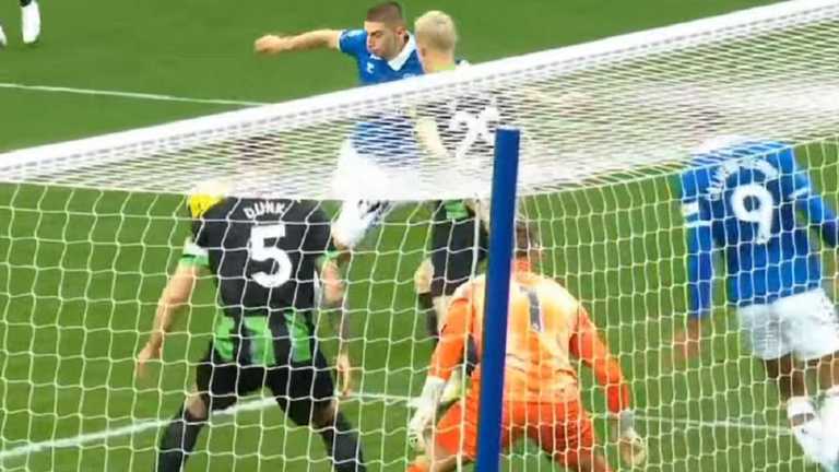 Миколенко забиває другий гол за Евертон / скриншот з трансляції Миколенко забиває другий гол за Евертон / скриншот з трансляції