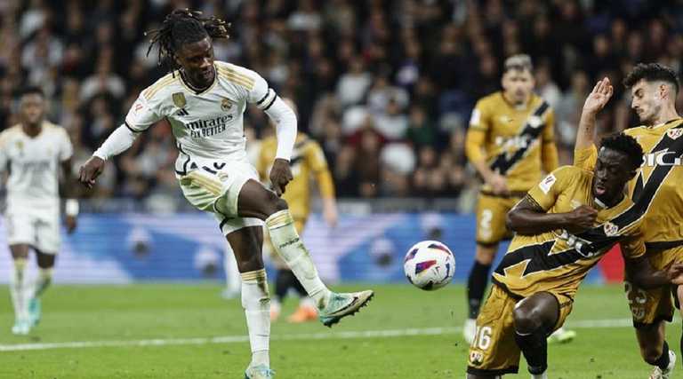 Реал и Райо Вальекано расписали ничью / Фото EFE