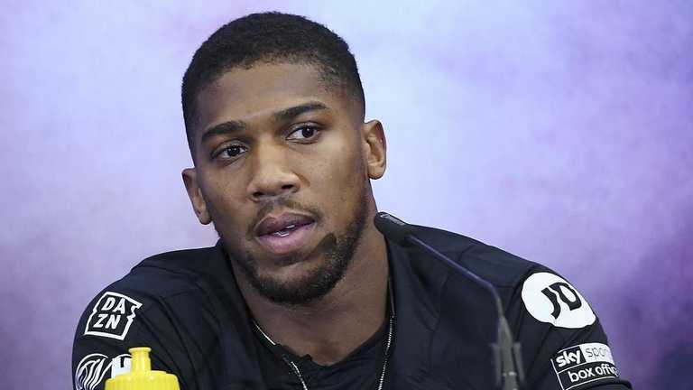 Энтони Джошуа / фото ANDY RAIN/EPA-EFE/REX Энтони Джошуа / фото ANDY RAIN/EPA-EFE/REX