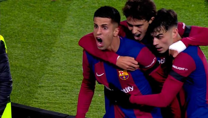Выход "блаугранас" в плей-офф в видеообзоре матча Барселона – Порту – 2:1