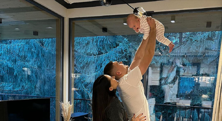 Артем Довбик із сім'єю / instagram.com/tema_dovbyk Артем Довбик із сім'єю / instagram.com/tema_dovbyk