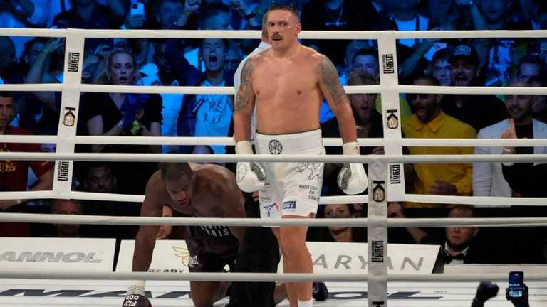Олександр Усик проти Дюбуа / Фото AP Photos Олександр Усик проти Дюбуа / Фото AP Photos