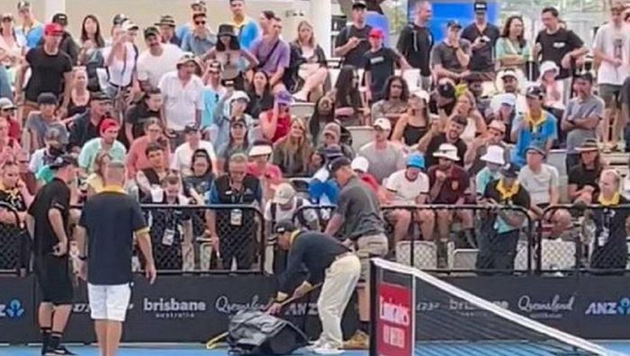 Одна з найотруйніших змій світу зупинила тенісний матч у Австралії – відео