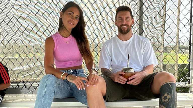 Антонелла Рокуццо и Лионель Месси / Фото instagram.com/leomessi Антонелла Рокуццо и Лионель Месси / Фото instagram.com/leomessi