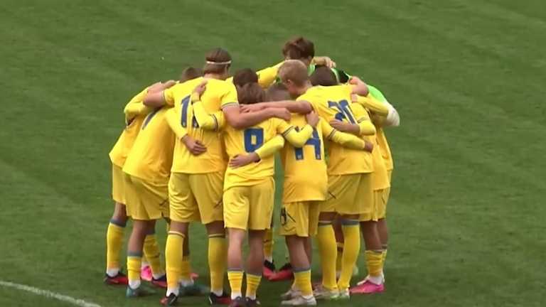 Збірна України U-17 / Скріншот з трансляції Збірна України U-17 / Скріншот з трансляції