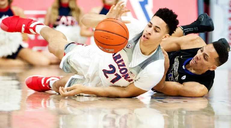 Ченс Команч (на переднем плане) / Фото IMAGO/USA TODAY Ченс Команч (на переднем плане) / Фото IMAGO/USA TODAY