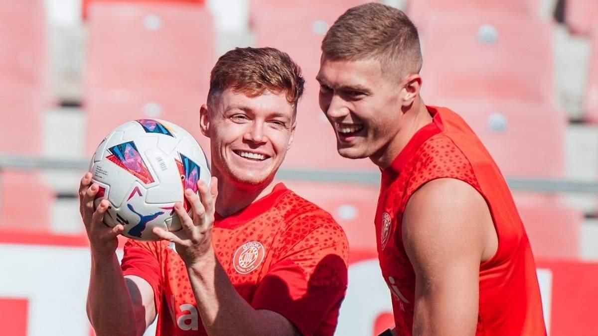 Виктор Цыганков и Артем Довбик / Фото ФК Жирона