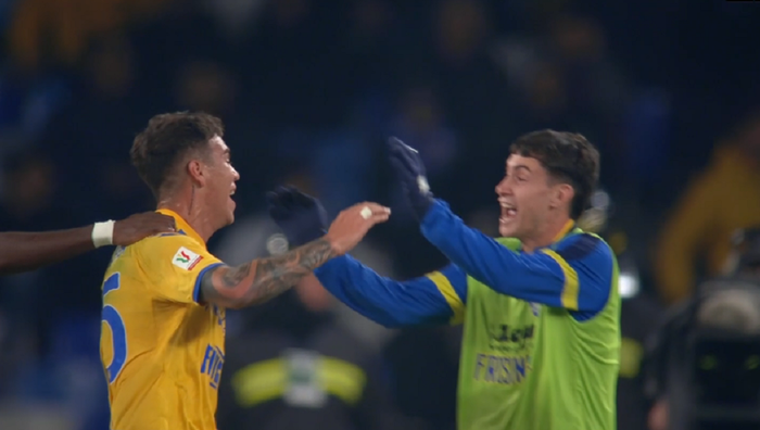 Наполі сенсаційно розгромно програв Фрозіноне в 1/8 фіналу Кубка Італії Наполі сенсаційно розгромно програв Фрозіноне в 1/8 фіналу Кубка Італії