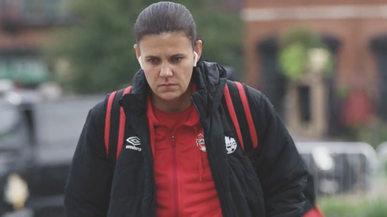 Кристин Синклер / Стоп-кадр из видео Кристин Синклер / Стоп-кадр из видео