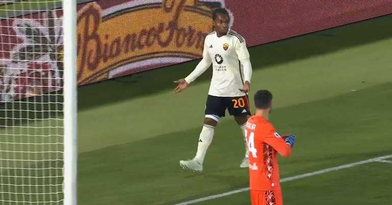 Ренату Санчеш після заміни / Скріншот з трансляції Ренату Санчеш після заміни / Скріншот з трансляції