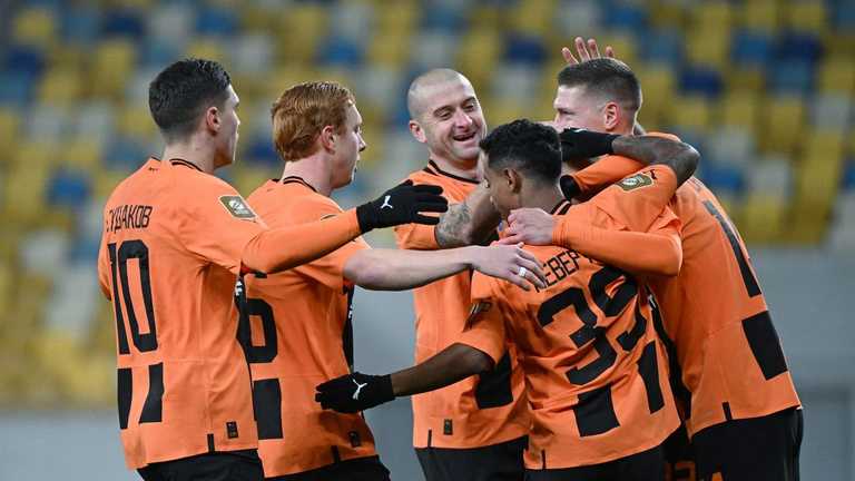 Ярослав Ракицкий (по центру) / Фото ФК Шахтер Ярослав Ракицкий (по центру) / Фото ФК Шахтер