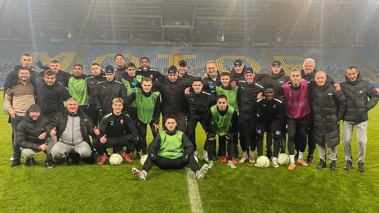 Игроки, персонал и тренеры Зари / Фото пресс-службы клуба Игроки, персонал и тренеры Зари / Фото пресс-службы клуба