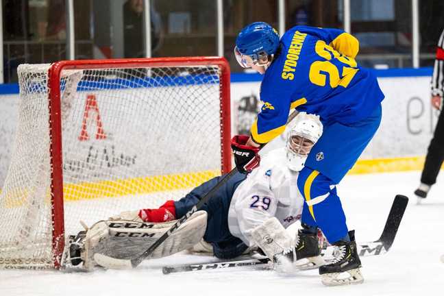 Микита Сидоренко в матчі проти Хорватії / Фото ФХУ Микита Сидоренко в матчі проти Хорватії / Фото ФХУ