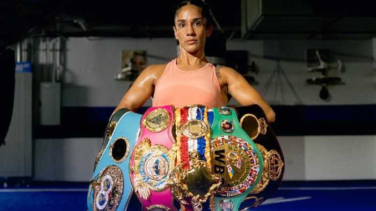 Аманда Серрано / Фото instagram.com/serranosisters Аманда Серрано / Фото instagram.com/serranosisters