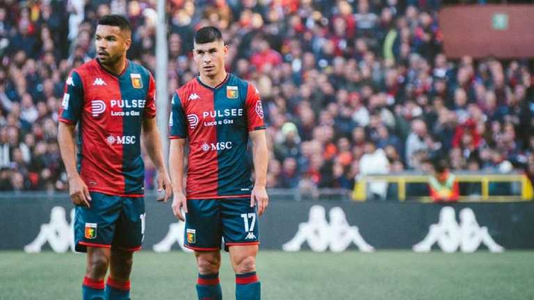 Руслан Маліновський (праворуч) / Архівне фото ФК Дженоа Руслан Маліновський (праворуч) / Архівне фото ФК Дженоа