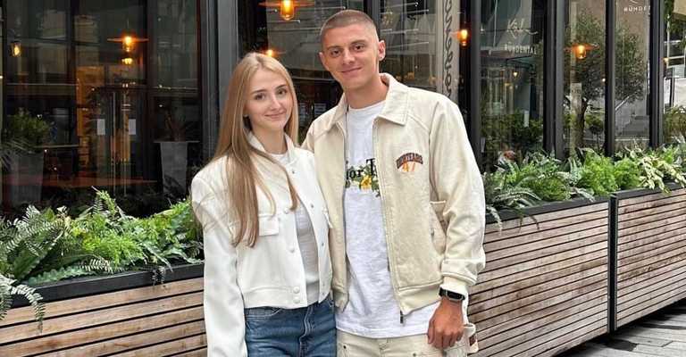 Віталій Миколенко з дівчиною / фото з Instagram Миколенка Віталій Миколенко з дівчиною / фото з Instagram Миколенка