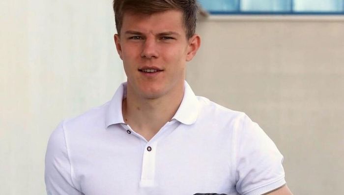 Соболь повернеться в чемпіонат Бельгії – він не потрібен тренеру Страсбура Соболь повернеться в чемпіонат Бельгії – він не потрібен тренеру Страсбура