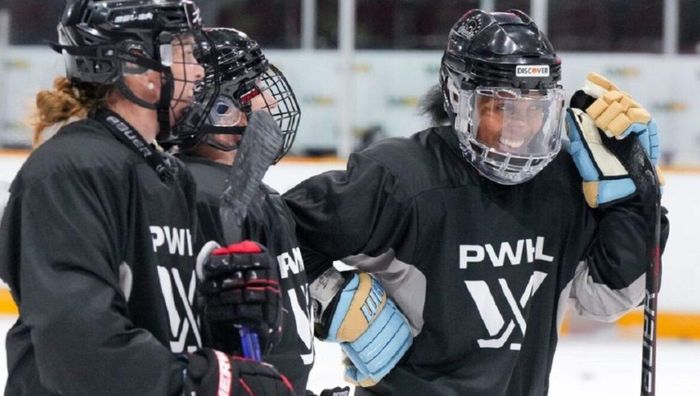 В Северной Америке начался новый женский турнир по хоккею – его называют аналогом НХЛ