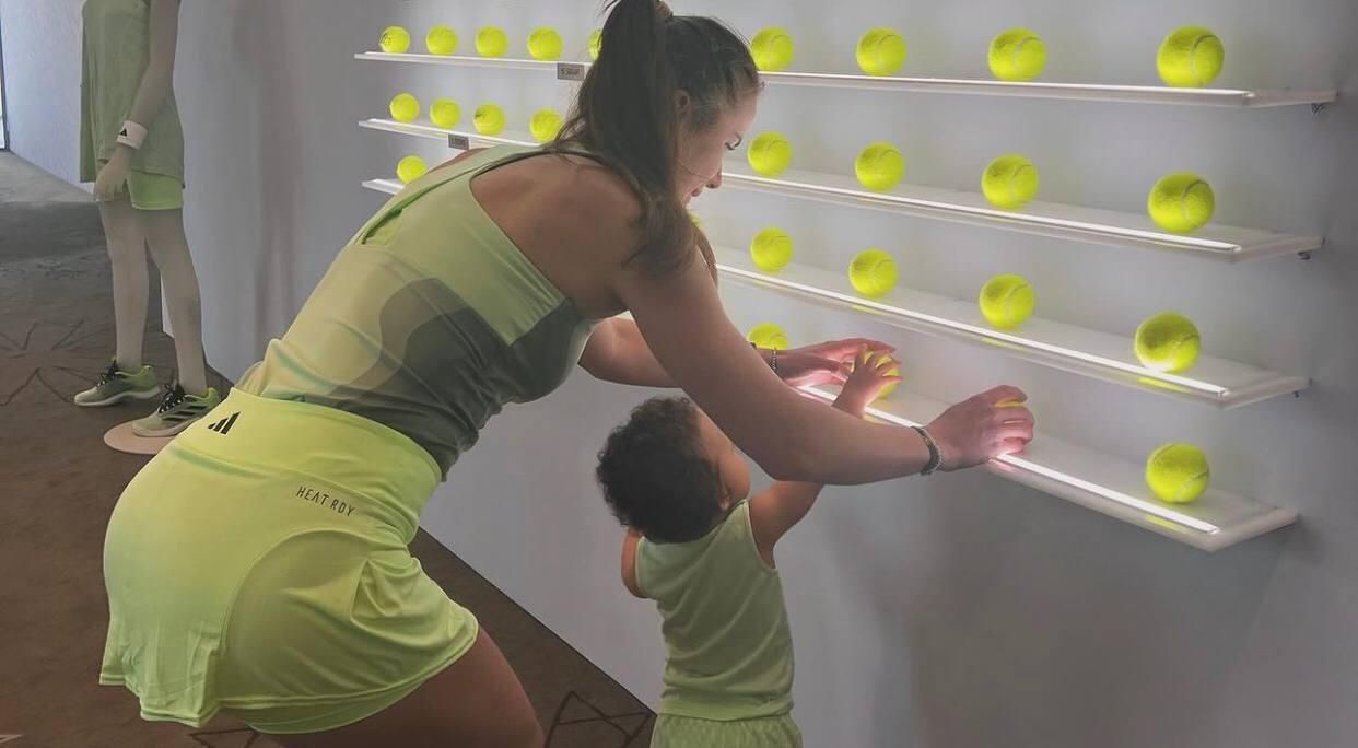 Еліна Світоліна з донькою / фото з Instagram Еліни Світоліної