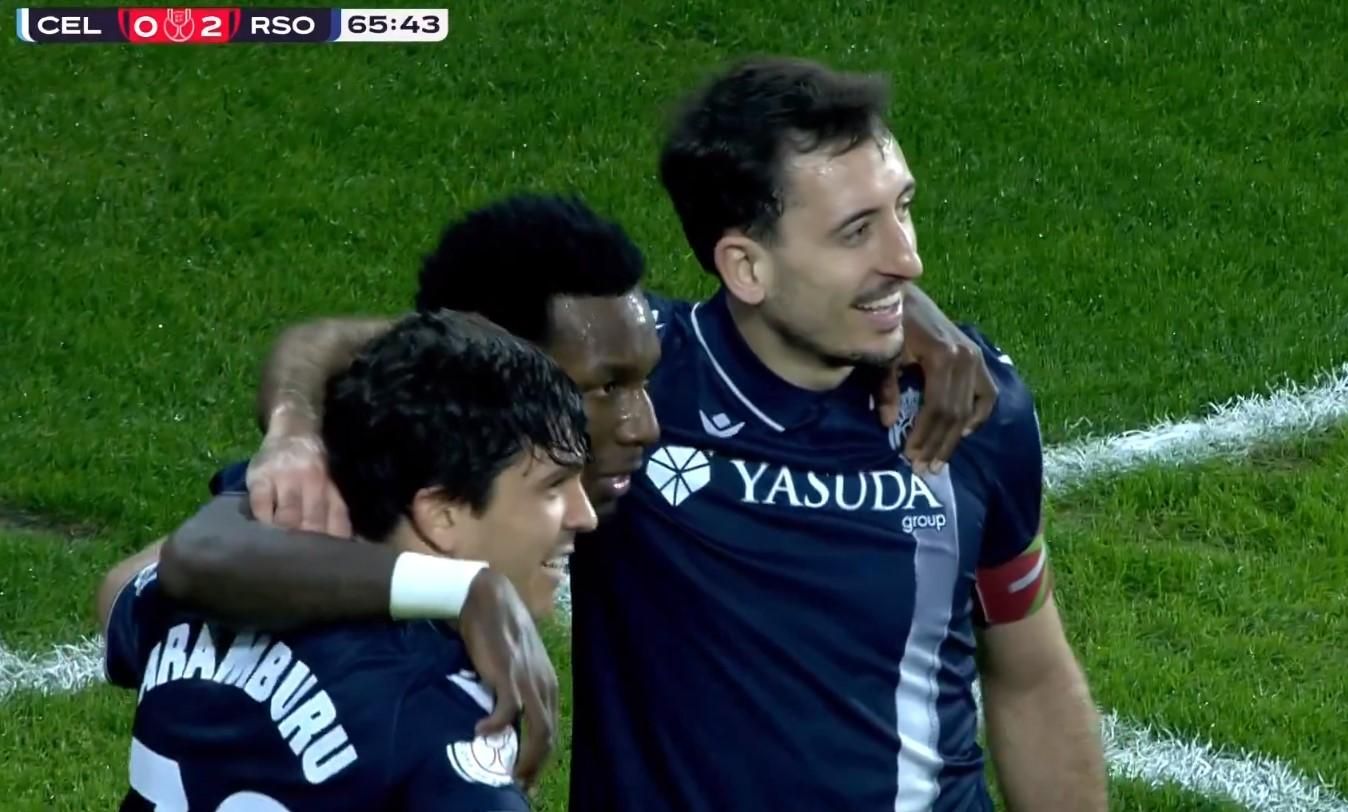 Гравці Сосьєдада святкують гол / Скріншот з трансляції
