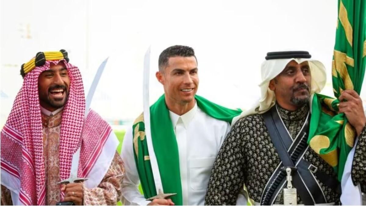 Роналду з шейхами / Фото AS