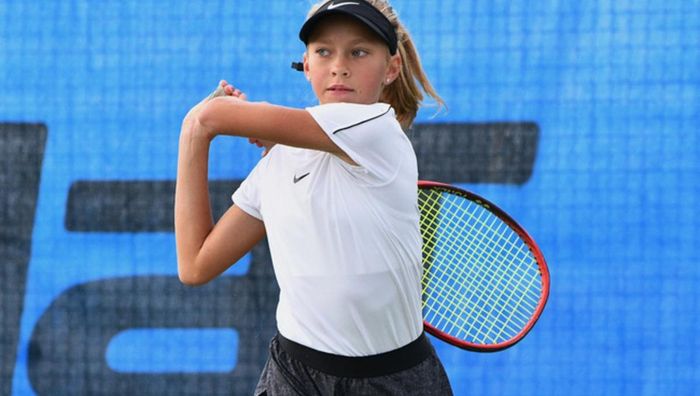 Українська тенісистка потиснула руку росіянці після поразки на юніорському Australian Open – реакція батька і міністерства