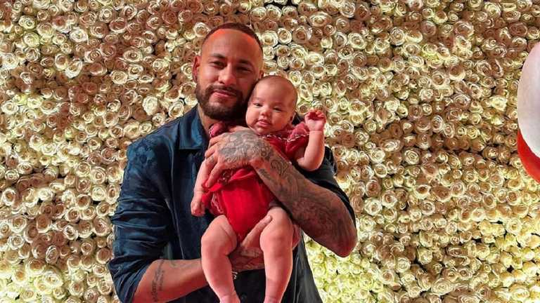 Неймар с дочерью / Фото instagram.com/neymarjr Неймар с дочерью / Фото instagram.com/neymarjr