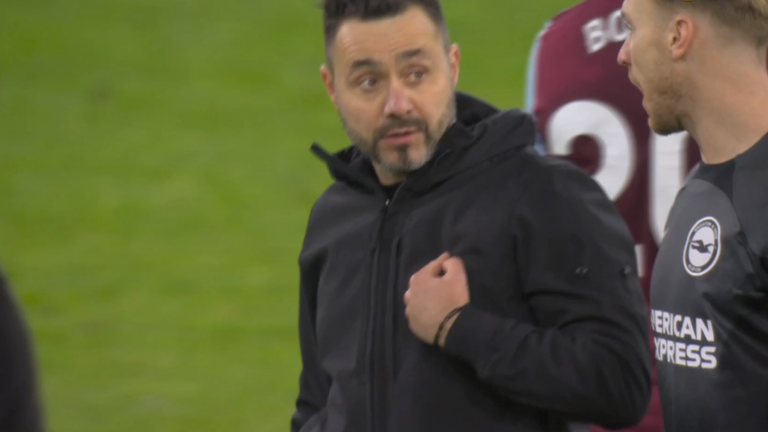 Наставник Брайтона і екс-керманич Шахтаря Роберто Де Дзербі / скриншот трансляції Setanta Sports Наставник Брайтона і екс-керманич Шахтаря Роберто Де Дзербі / скриншот трансляції Setanta Sports