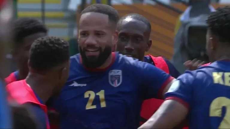 Бебе / Скріншот з трансляції Бебе / Скріншот з трансляції