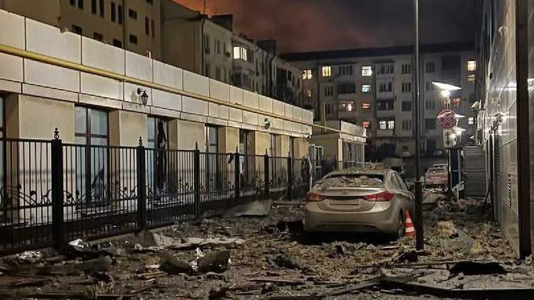 Наслідки прильоту / Фото зі соцмереж Наслідки прильоту / Фото зі соцмереж