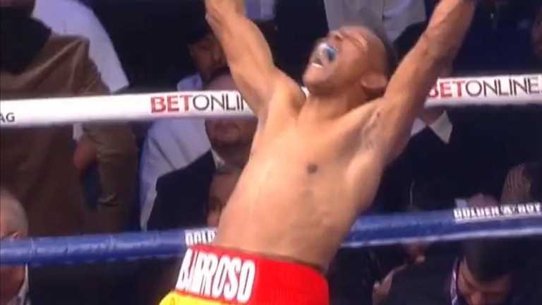 Исмаэль Баррозу / Скриншот с боя Исмаэль Баррозу / Скриншот с боя