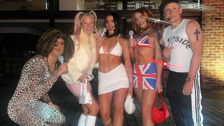 Кайл Вокер (у леопардовому костюмі) / Фото instagram.com/kylewalker2 Кайл Вокер (у леопардовому костюмі) / Фото instagram.com/kylewalker2