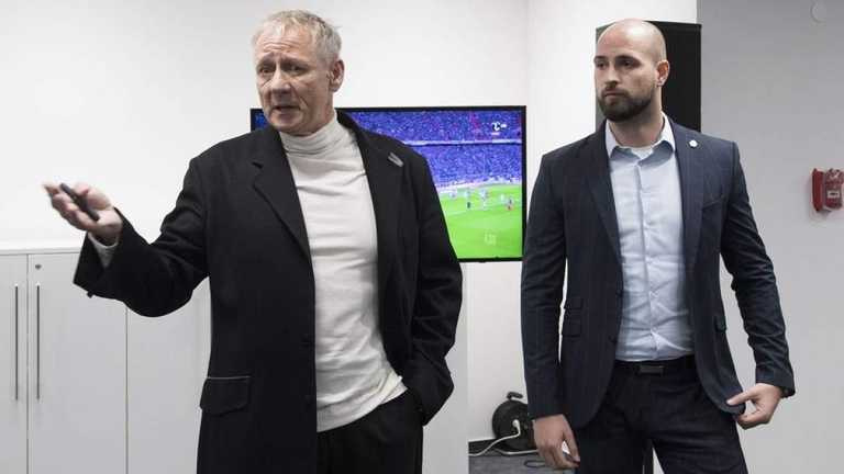 Иван Кмотрик (слева) с сыном / Фото TASR Иван Кмотрик (слева) с сыном / Фото TASR