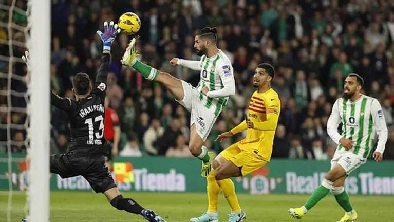 Бетис - Барселона / Фото: Ramón Navarro/MARCA Бетис - Барселона / Фото: Ramón Navarro/MARCA