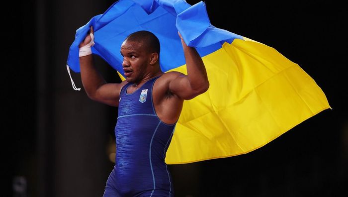 Беленюк принес Украине вторую медаль на ЧЕ по борьбе
