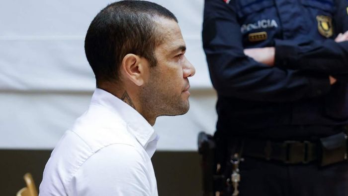 Суд над Дани Алвесом: экс-звезда Барселоны залез по уши в миллионные долги, имущество в Испании арестовали